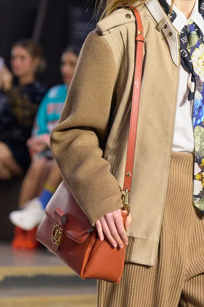 Look 9